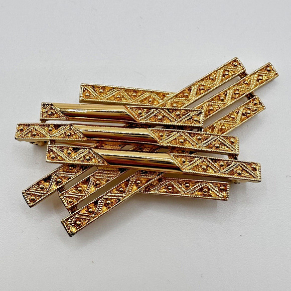 Vintage Monet Brooch Gold Tone Abstract Modernist Pin 1 in x 2.5 in Signed - Picture 1 of 8